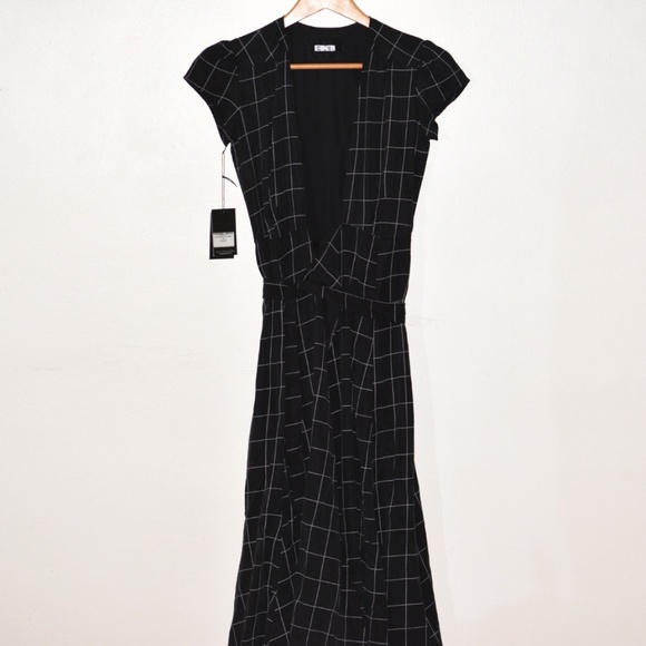 SOLD Reformation Nova Dress, Size XS, NWT SOLD - Picture 6 of 6